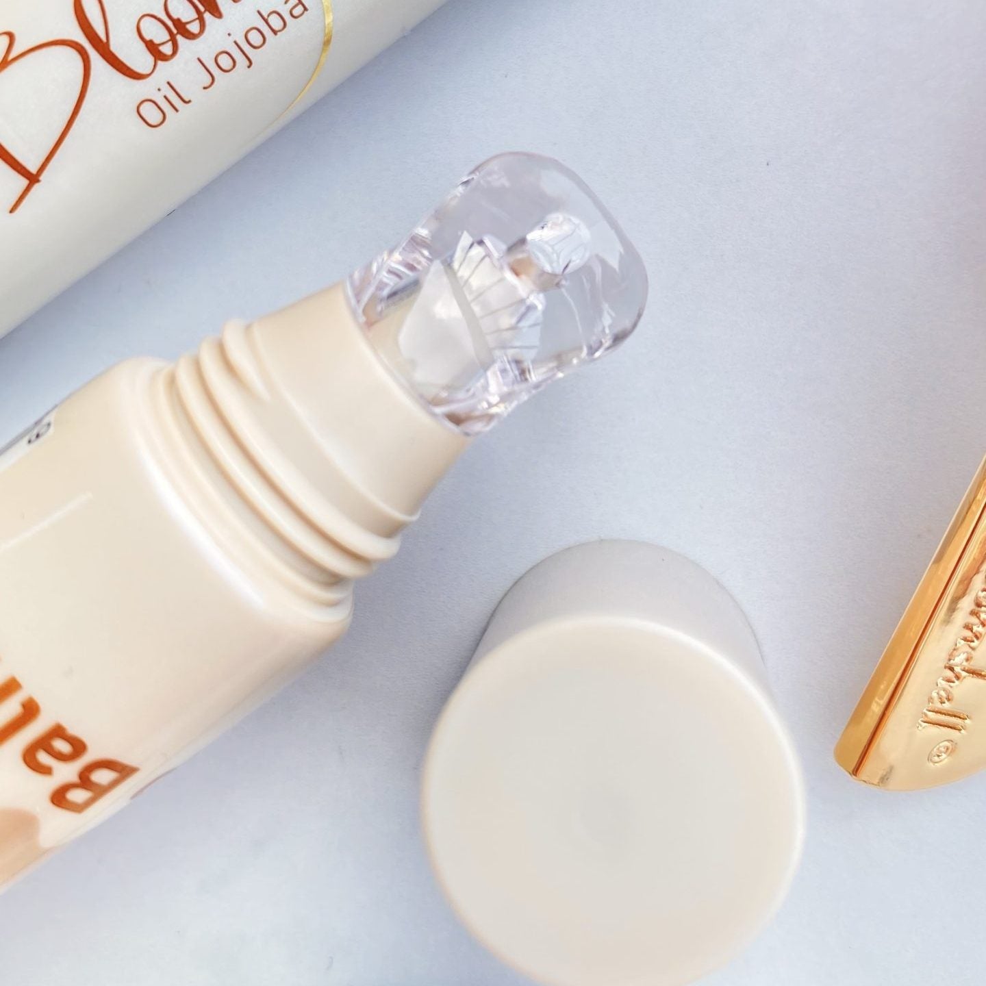 BLOOM LATTE - LIP BALM HIDRATANTE Y GLOSS LABIAL - BLOOMSHELL