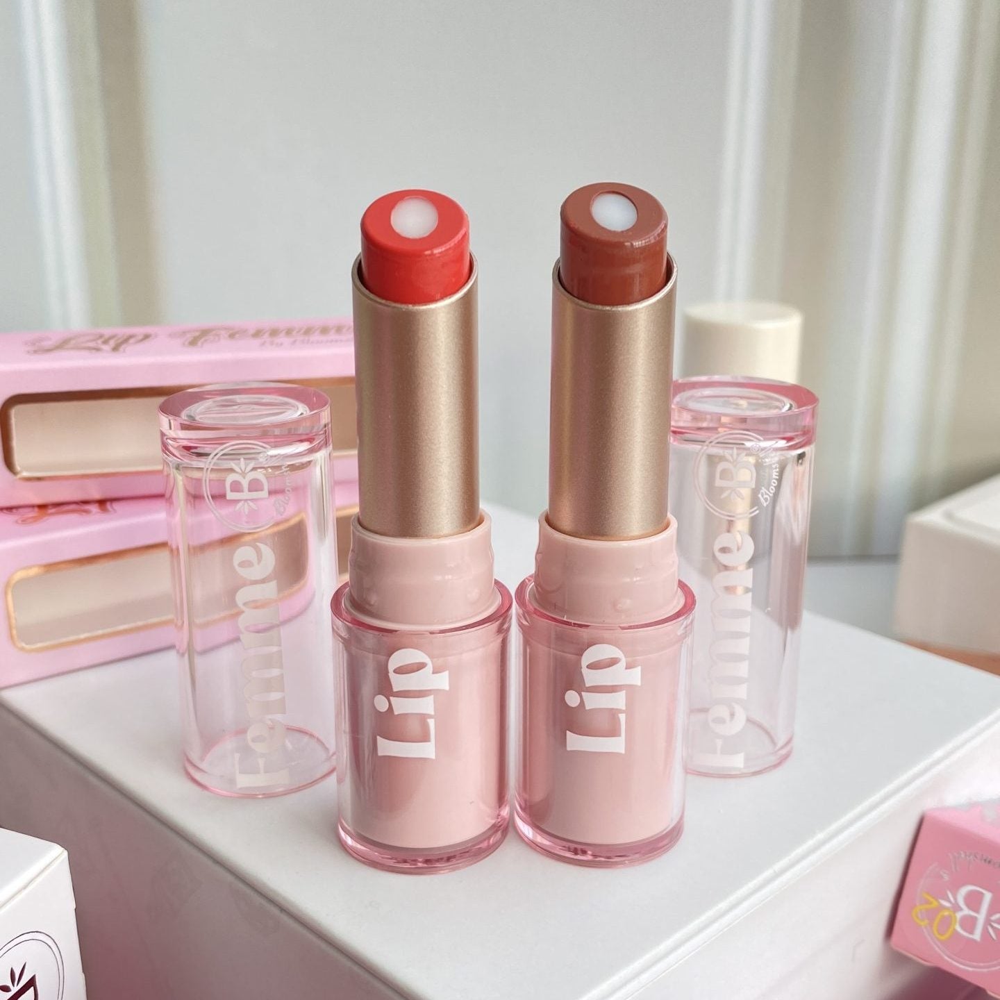 LIP FEMME - LABIAL HIDRATANTE CON MANTECA DE CACAO - BLOOMSHELL